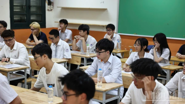 Thí sinh Hà Nội tại Kỳ thi tốt nghiệp THPT năm 2025 (Ảnh: ĐẠI THẮNG)