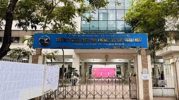 Trường trung học phổ thông chuyên Ngoại ngữ