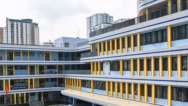 Trường THPT Hoàng Quán Chi (phường Yên Hòa)