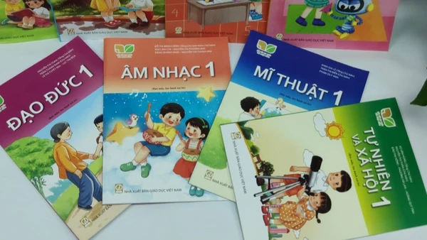 Một số cuốn trong bộ sách giáo khoa "Kết nối tri thức với cuộc sống" của Nhà xuất bản Giáo dục Việt Nam. 