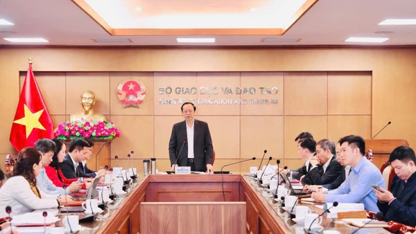Bộ Giáo dục và Đào tạo tổ chức hội nghị trực tuyến với 22 tỉnh, thành phố có biên giới đất liền.