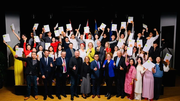 Tại lễ tốt nghiệp khóa điều dưỡng cho học viên Việt Nam tại Đại học IMC Krems, Cộng hòa Áo