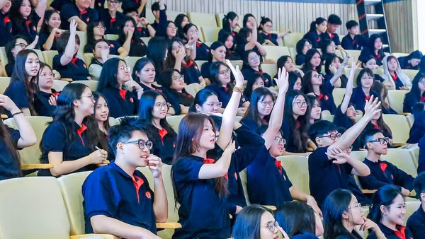(Ảnh: Trường trung học cơ sở và trung học phổ thông Marie Curie)