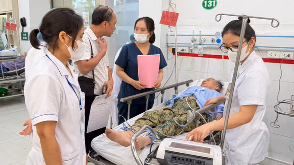 Cấp cứu cho người bệnh tại Trung tâm cấp cứu A9, Bệnh viện Bạch Mai