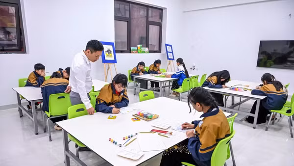 Trường phổ thông nội trú liên cấp Si Pa Phìn, tỉnh Điện Biên, hoàn thành từ đầu năm 2026, là nơi sinh hoạt, học tập tiện nghi, khang trang cho gần 1.100 học sinh và cán bộ, giáo viên (Ảnh: THÀNH ĐẠT)