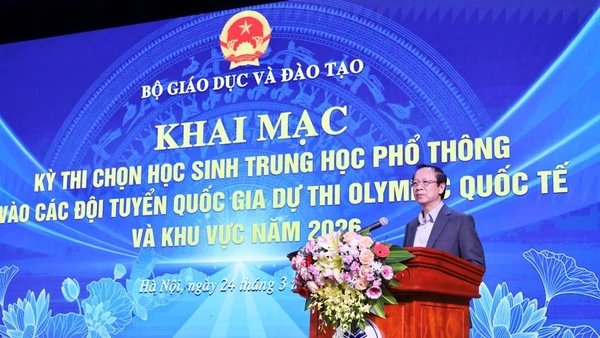 Thứ trưởng Thường trực Bộ Giáo dục và Đào tạo Phạm Ngọc Thưởng phat biểu tại lễ khai mạc. (Ảnh: NGUYỄN MẠNH)