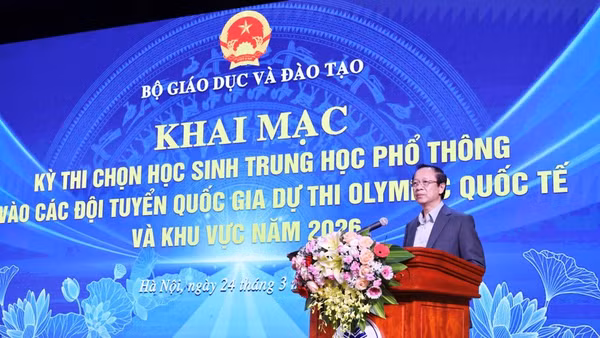 Thứ trưởng Thường trực Bộ Giáo dục và Đào tạo Phạm Ngọc Thưởng phat biểu tại lễ khai mạc. (Ảnh: NGUYỄN MẠNH)