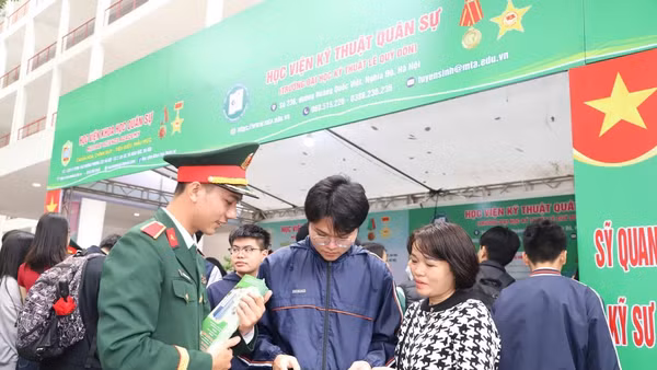 Tìm hiểu thông tin tuyển sinh trường quân đội tại Ngày hội tuyển sinh, hướng nghiệp 2026 (Ảnh: MTA)
