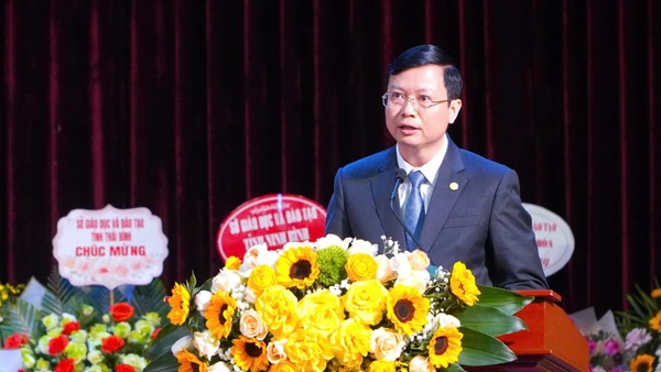 Phó Giáo sư, Tiến sĩ Nguyễn Văn Hiền, Giám đốc Sở Giáo dục và Đào tạo Hà Nội. (Ảnh: HNUE)