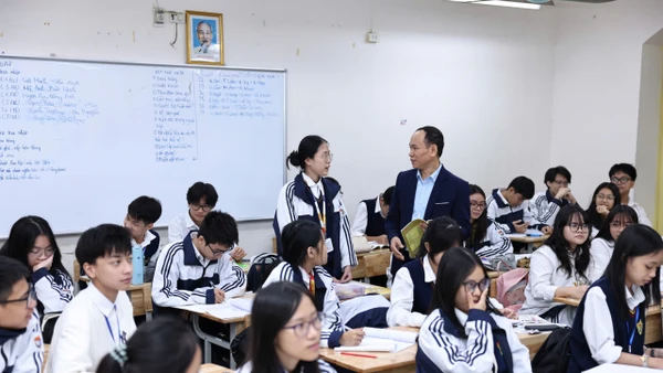 Giáo viên trong giờ lên lớp tại Trường trung học phổ thông Việt Đức (Hà Nội). (Ảnh: ĐẠI THẮNG)