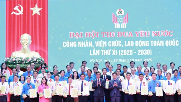 Tôn vinh tập thể, cá nhân điển hình tiên tiến phong trào thi đua công nhân, viên chức, lao động toàn quốc giai đoạn 2020-2025.