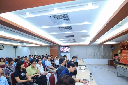 Cán bộ, đảng viên sinh hoạt tại Đảng bộ Hội Luật gia Việt Nam nghiêm túc tham gia Hội nghị. (Ảnh: HỘI LUẬT GIA VIỆT NAM)