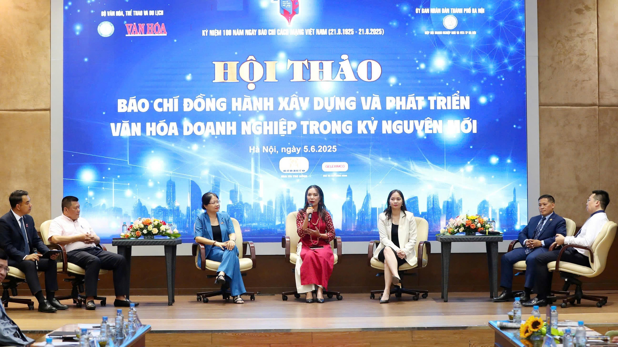 Phần thảo luận trong khuôn khổ Hội thảo. 3.jpg