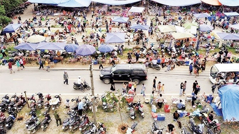 Chợ Tả Phời-Hợp Thành được quy hoạch với diện tích hơn 4.000 m². tapnapphiencho3.jpg