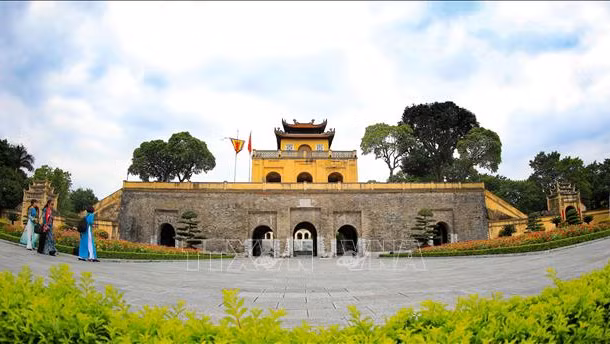Đoan Môn là cửa chính phía Nam vào Hoàng thành Thăng Long được xây dựng vào thời nhà Lê trung hưng được tu sửa vào thời nhà Nguyễn. Ảnh: TTXVN.