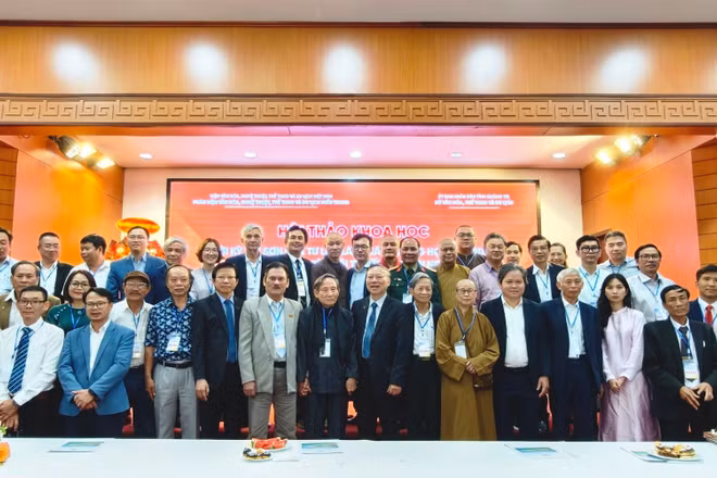 Các đại biểu tham dự hội thảo.