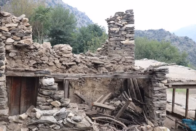 Ảnh tư liệu: Ngôi nhà bị phá hủy do động đất tại Nurgal, tỉnh Kunar, Afghanistan, ngày 1/9/2025. (Ảnh: THX/TTXVN)