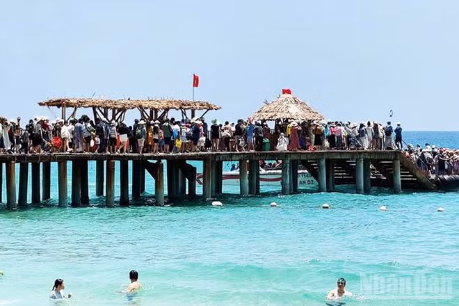 Gia Lai thu hút du khách trong dịp nghỉ lễ.