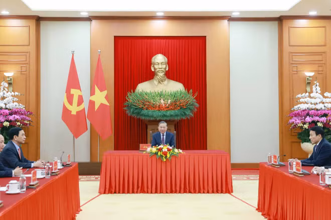 Tổng Bí thư Tô Lâm tại cuộc điện đàm với Tổng thống Liên bang Nga Vladimir Putin. (Ảnh: TTXVN)