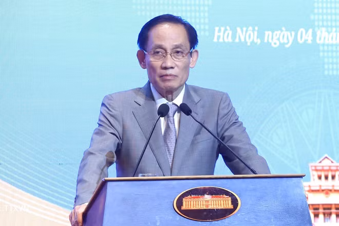Đồng chí Lê Hoài Trung, Ủy viên Bộ Chính trị, Bộ trưởng Ngoại giao phát biểu chỉ đạo tại phiên họp. (Ảnh: TTXVN)