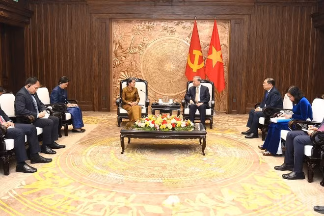 Tổng Bí thư Tô Lâm tiếp bà Men Sam An, Phó Chủ tịch Đảng Nhân dân Campuchia (CPP), đại diện Chủ tịch CPP Hun Sen. (Ảnh: ĐĂNG KHOA)