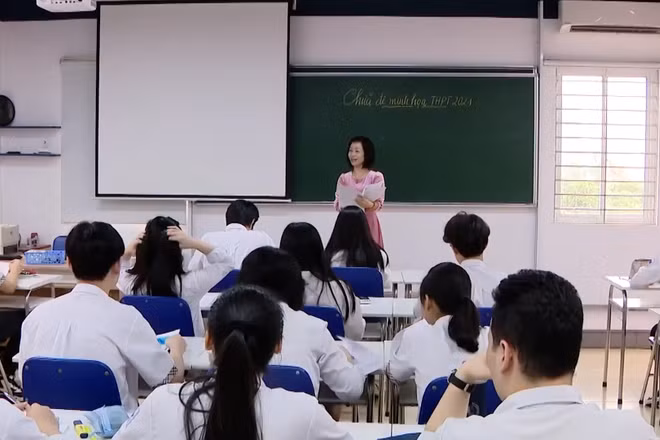 [Video] Dự kiến sẽ siết chặt quản lý, ngăn chặn trục lợi trong dạy thêm, học thêm