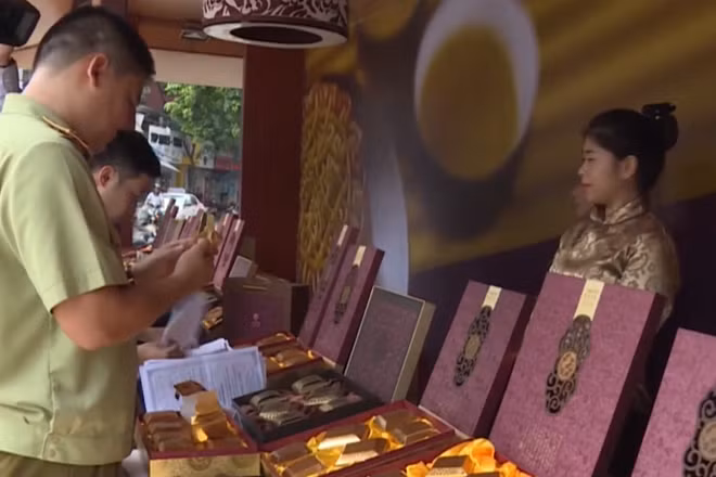 [Video] Hà Nội tập trung kiểm tra an toàn thực phẩm bánh Trung thu