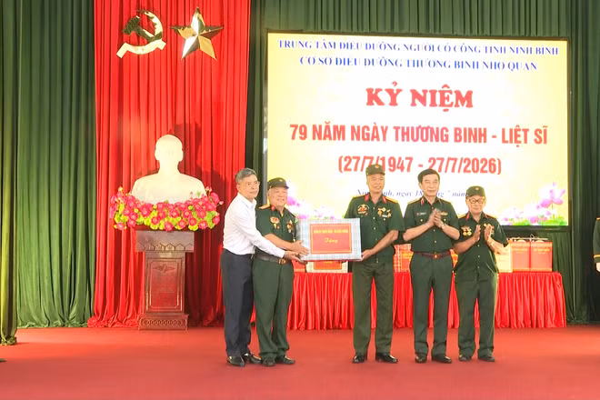 [Video] Đại tướng Phan Văn Giang thăm thương bệnh binh tại Ninh Bình