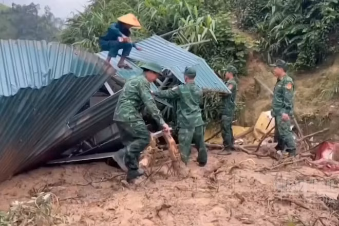 [Video] Mưa lũ tại xã Mường Than (Lai Châu) làm 4 người tử vong
