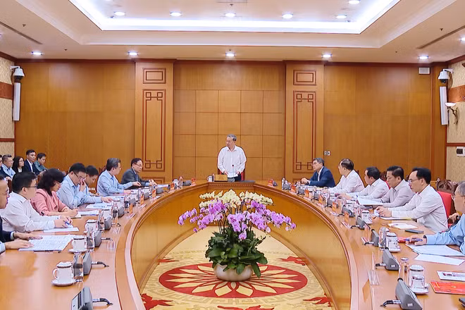 [Video] Tổng Bí thư Tô Lâm yêu cầu cần có chiến lược cụ thể nhằm tái cơ cấu nền kinh tế