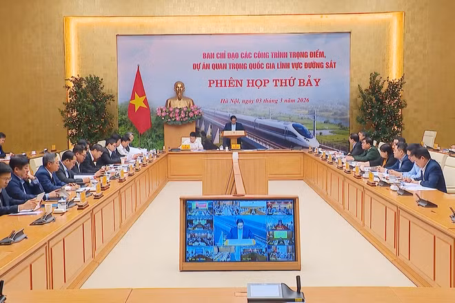 [Video] Thủ tướng yêu cầu không lãng phí thời gian, tập trung rà soát tiến độ các dự án đường sắt trọng điểm