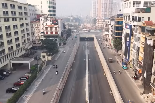 [Video] Hà Nội phân luồng giao thông qua hầm chui Kim Đồng - Giải Phóng