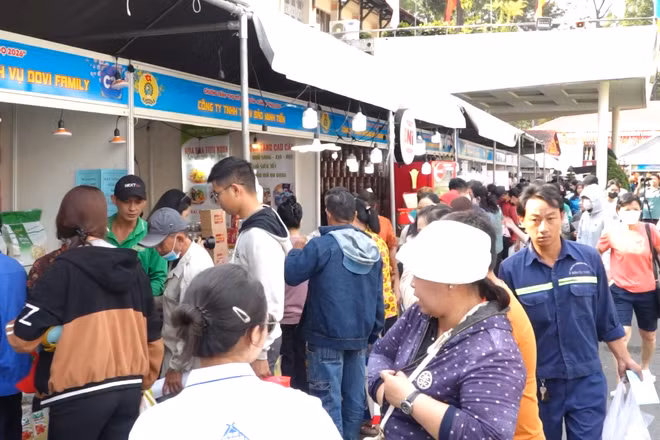 [Video] Công đoàn chăm lo Tết cho khoảng 12 triệu lượt người lao động