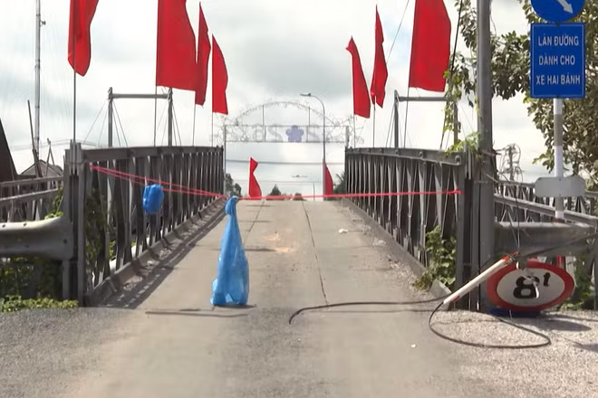 [Video] Cần Thơ cấm tàu thuyền qua kênh Thốt Nốt sau sự cố sập cầu 30/4