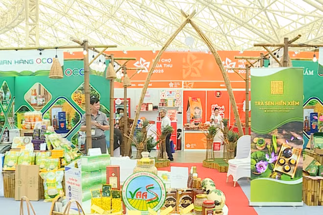 [Video] Sức mua nông sản tại Hội chợ Mùa Thu vượt ngoài mong đợi