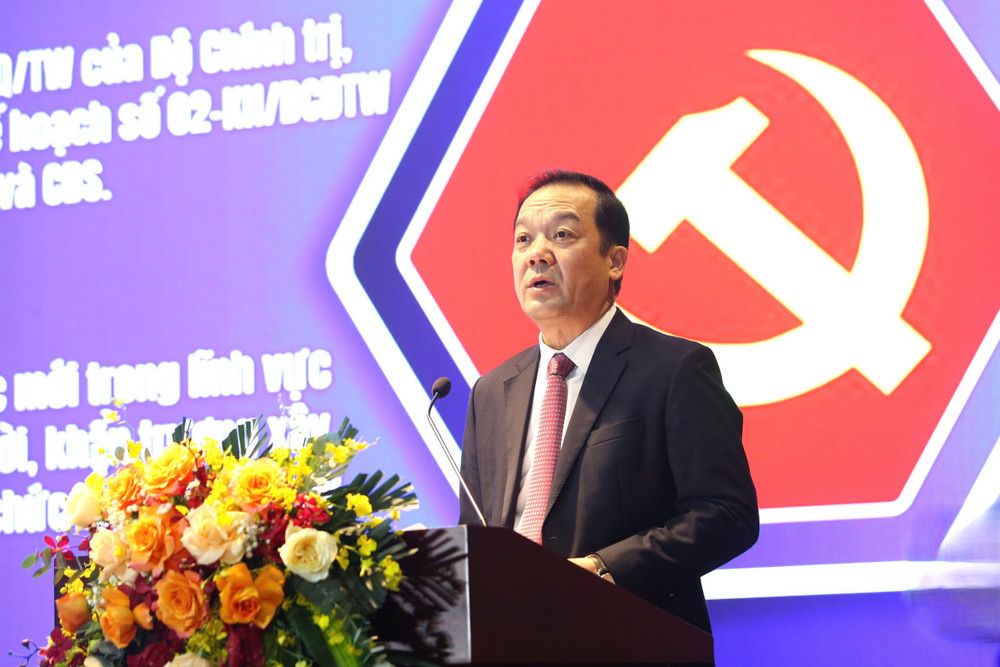 Thứ trưởng Bộ Khoa học và Công nghệ Phạm Đức Long báo cáo tại hội nghị. 2.jpg