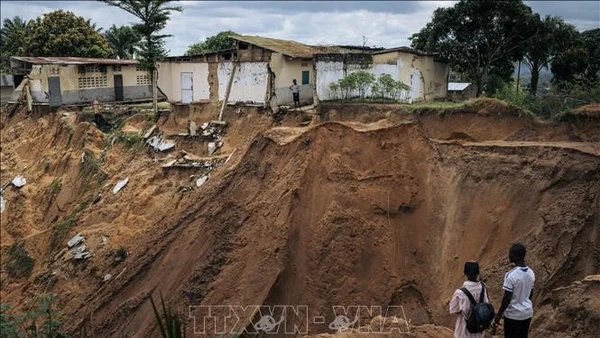 Hiện trường một vụ lở đất tại huyện Lemba, Kinshasa, Cộng hòa Dân chủ Congo. (Ảnh tư liệu- minh họa: AFP/TTXVN)