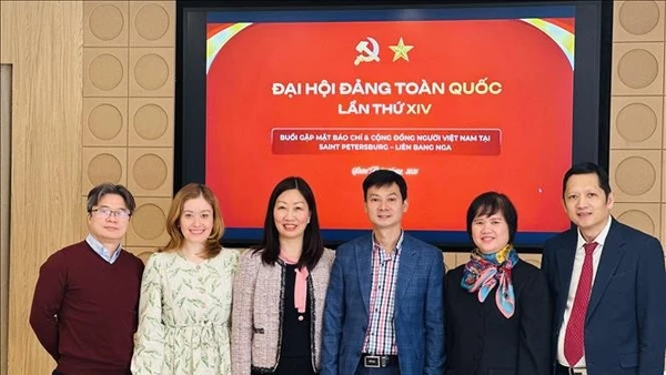 Kiều bào tại Saint Petersburg chia sẻ niềm phấn khởi về thành công của Đại hội Đảng XIV.