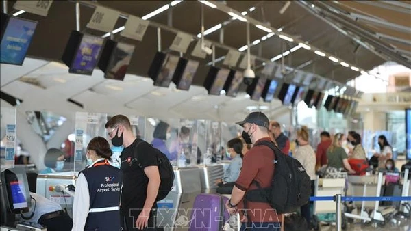 Khách du lịch tại sân bay quốc tế Suvarnabhumi ở Bangkok, Thái Lan. (Ảnh tư liệu minh họa: THX/TTXVN)