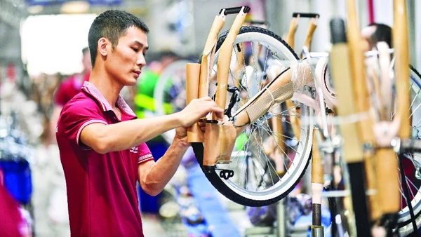 Dây chuyền sản xuất xe đạp Thống Nhất, góp phần nâng tầm giá trị sản phẩm “Made in Vietnam”. (Ảnh: THÀNH ĐẠT) 