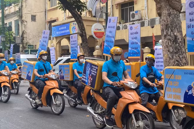 Ra quân Tháng vận động triển khai bảo hiểm xã hội toàn dân lần thứ ba, tháng 5/2022, tại Hà Nội (Ảnh: Tâm Trung).