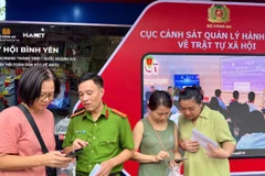 Hướng dẫn người dân tích hợp tài khoản an sinh nhận quà của Chính phủ dịp 2/9.