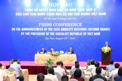 Toàn cảnh họp báo.