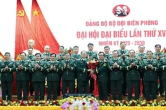 Ban Chấp hành Đảng bộ Bộ đội biên phòng nhiệm kỳ 2025-2030 và Đoàn đại biểu dự Đại hội Đảng bộ Quân đội lần thứ XII ra mắt đại hội ngày 15/8.