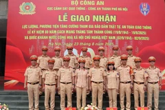 Lễ tiếp nhận 655 cán bộ, chiến sĩ tăng cường.