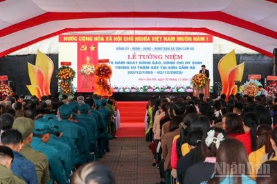 Quang cảnh Lễ tưởng niệm 70 năm ngày đồng bào, đồng chí hy sinh trong các vụ thảm sát tại Sơn Cẩm Hà.