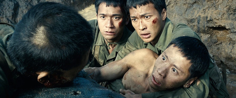 Cảnh trong phim "Mưa đỏ". muado-hysinh.jpg