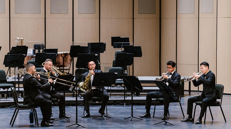 Ngũ tấu kèn đồng với tác phẩm Brass Quintet No. 1 của tác giả Victor Ewald. y4.jpg