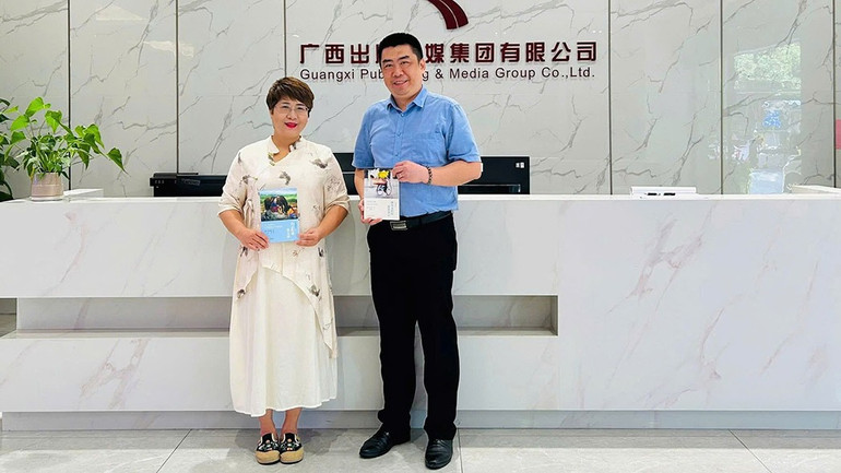 Bà Nguyễn Lệ Chi đại diện Chibooks tại tập đoàn Nhà xuất bản Truyền thông Quảng Tây. hanoichuyen-nlc.jpg