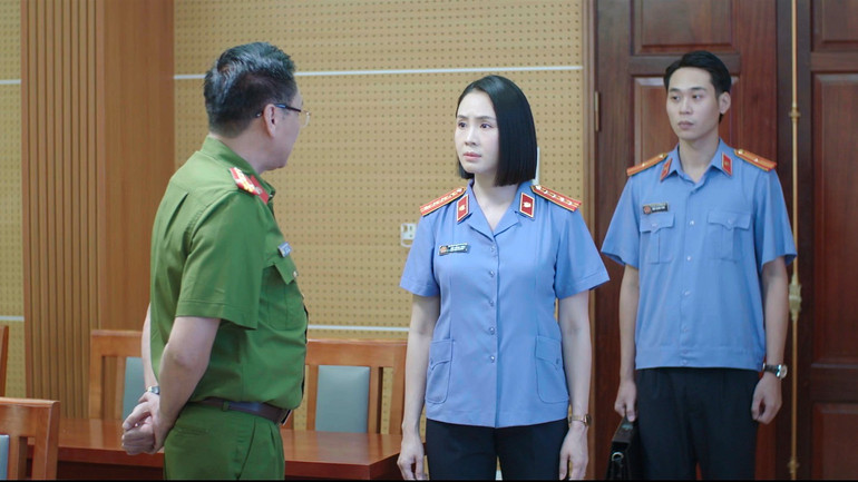 Hồng Diễm vào vai Phó Viện trưởng Viện Kiểm sát nhân dân tỉnh. lanranh2.jpg